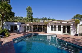 Highly insulated rustic Eco-homes utilising sustainable, locally sourced materials giving warm and comfortable, low maintenance homes with low running costs and low carbon footprints. Properties can be finished with stone external walls or a mix of stone, wood and paint-rendered walls.